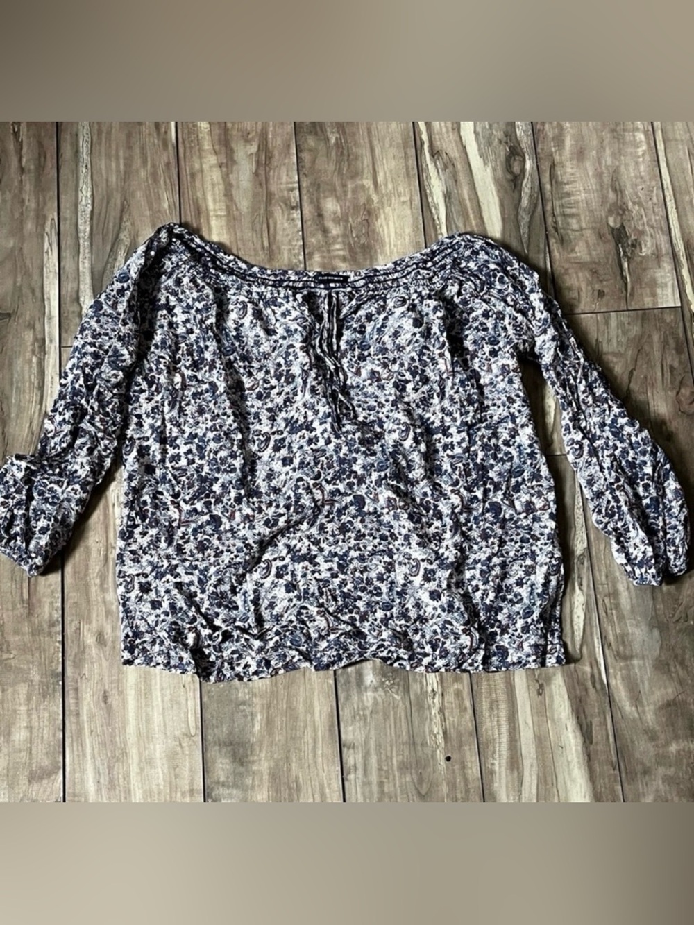 Club Monaco Floral Sheer Half Sleeve Peasant Blouse in Size XS and 100% Silk